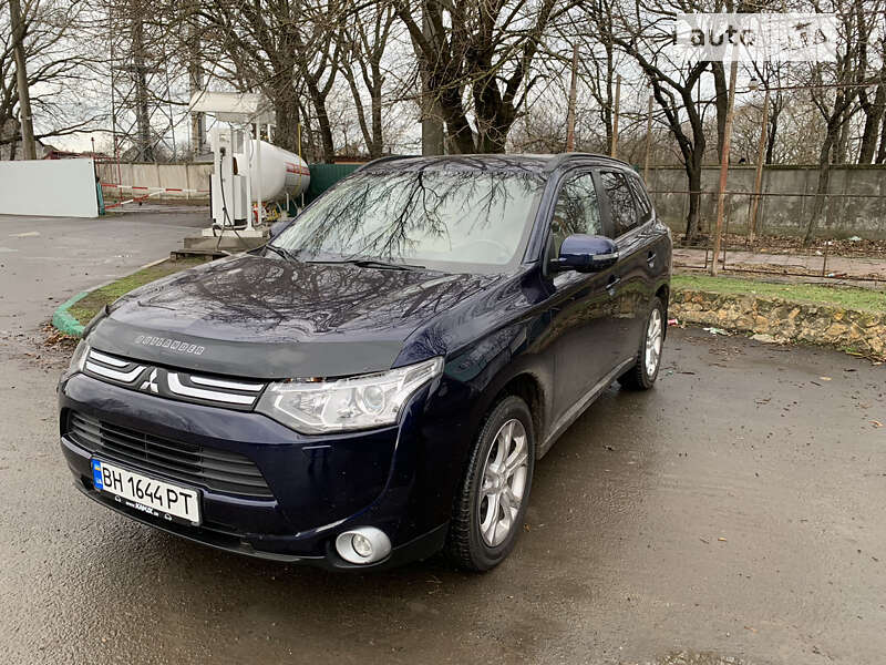 2012 mitsubishi outlander