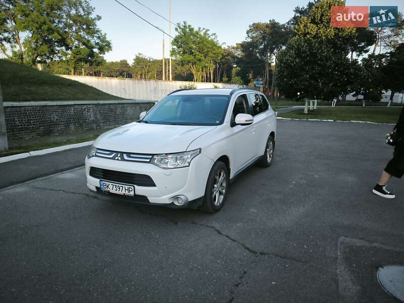 2013 mitsubishi outlander