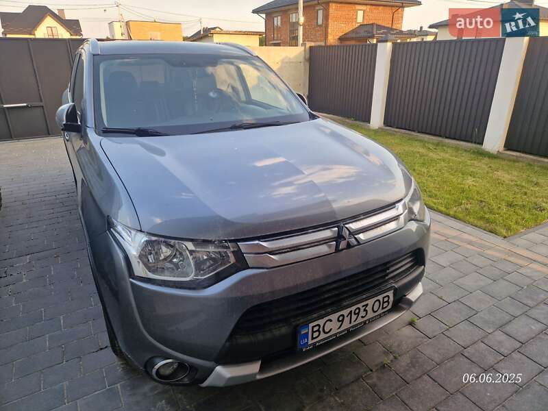 2014 mitsubishi outlander