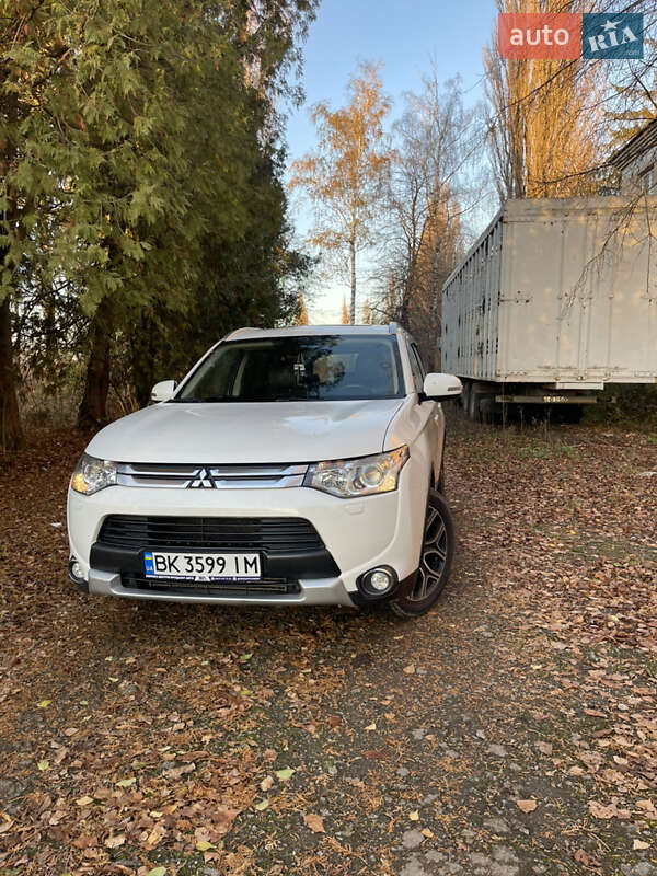 2014 mitsubishi outlander