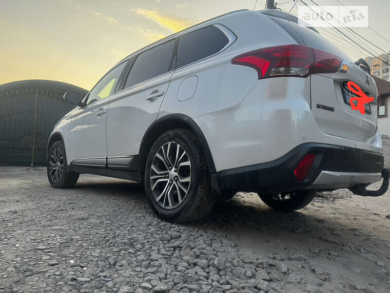 2016 mitsubishi outlander