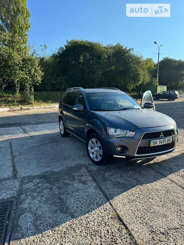 2010 mitsubishi outlander