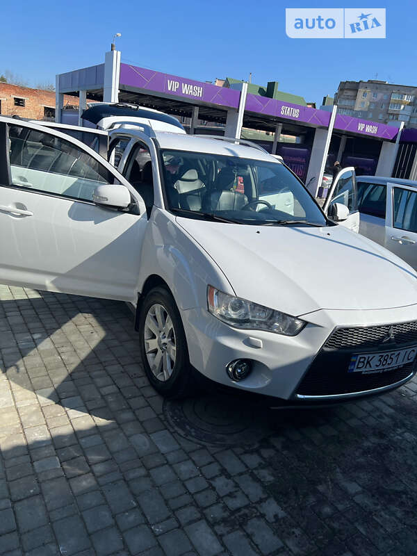 2010 mitsubishi outlander