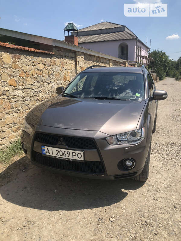 2010 mitsubishi outlander