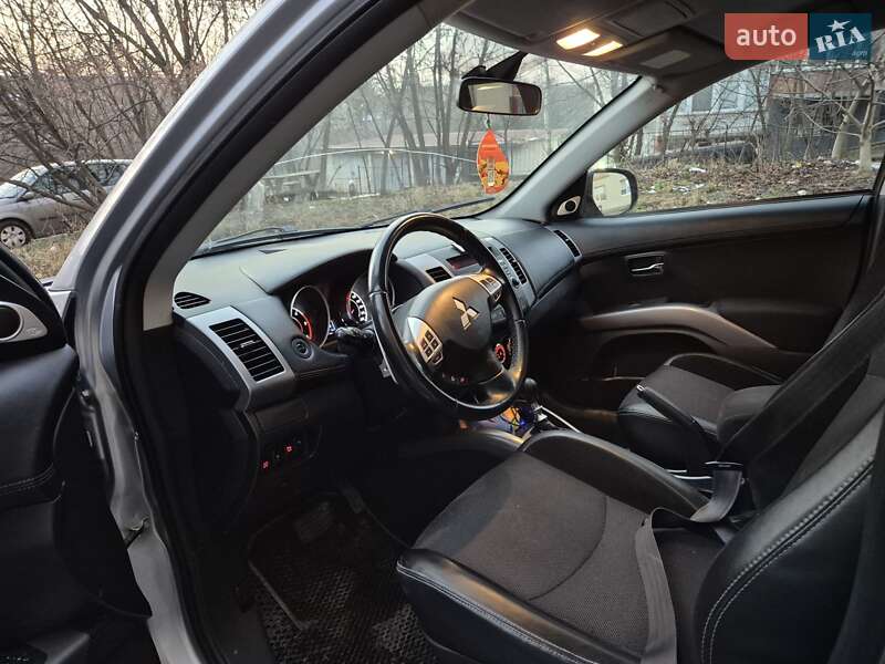 2010 mitsubishi outlander