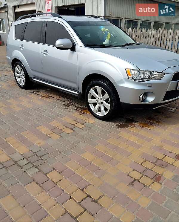 2010 mitsubishi outlander