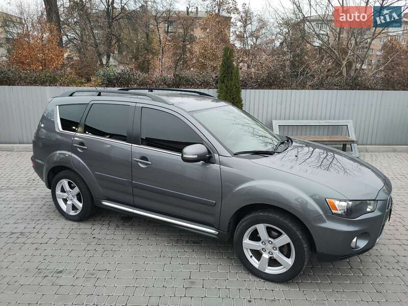 2011 mitsubishi outlander xl