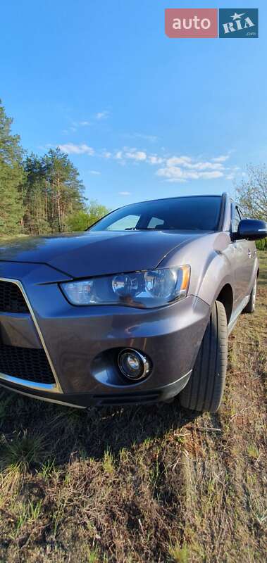 2010 mitsubishi outlander