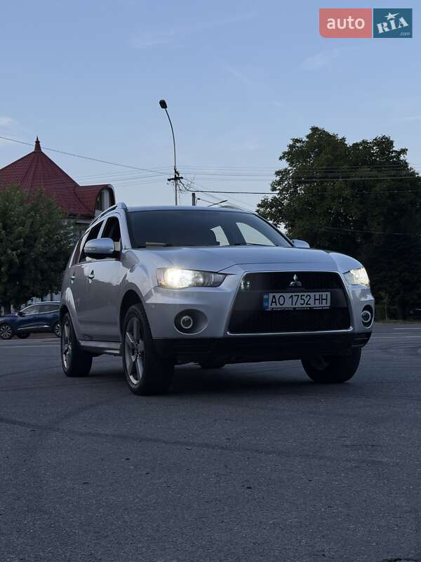 2010 mitsubishi outlander