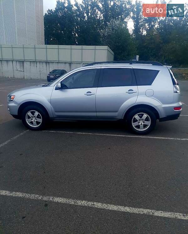2012 mitsubishi outlander
