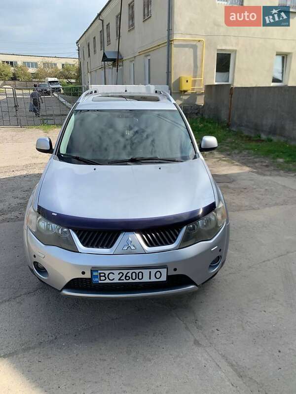 2008 mitsubishi outlander xl