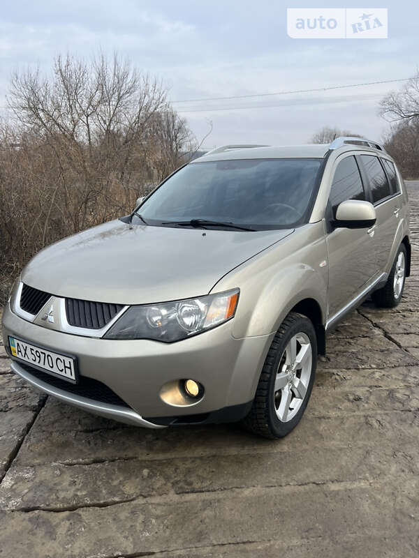 2008 mitsubishi outlander xl