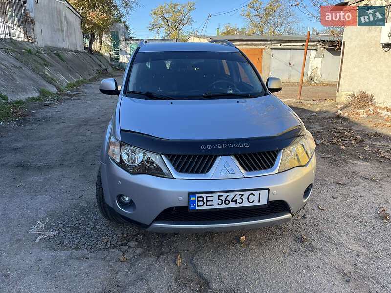 2009 mitsubishi outlander xl
