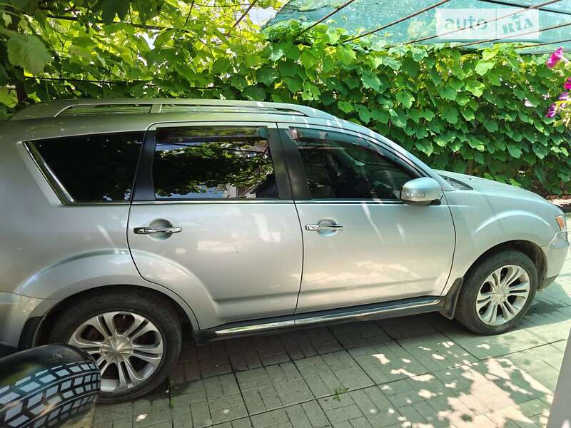 2010 mitsubishi outlander