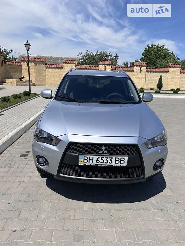 2010 mitsubishi outlander xl
