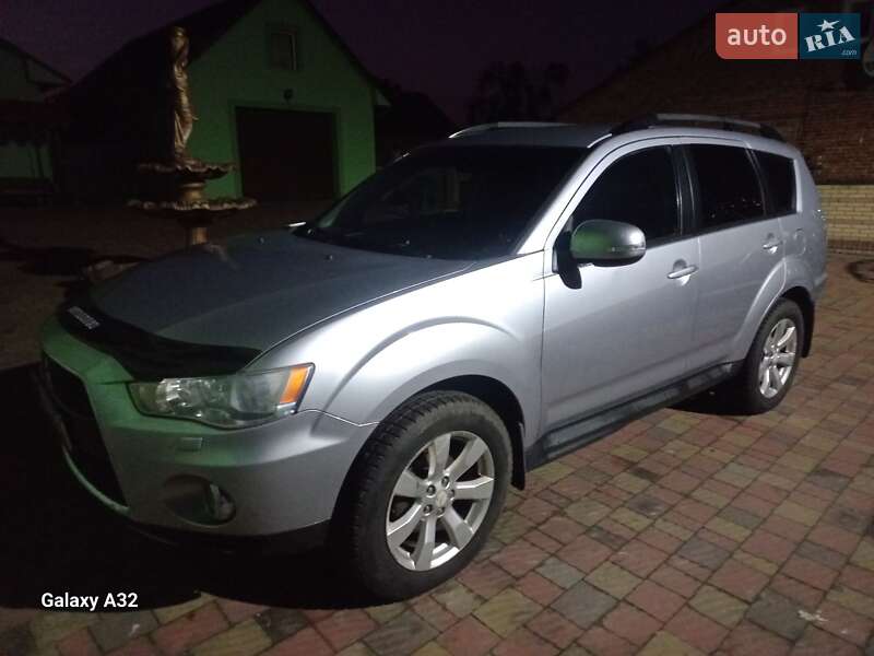 2012 mitsubishi outlander