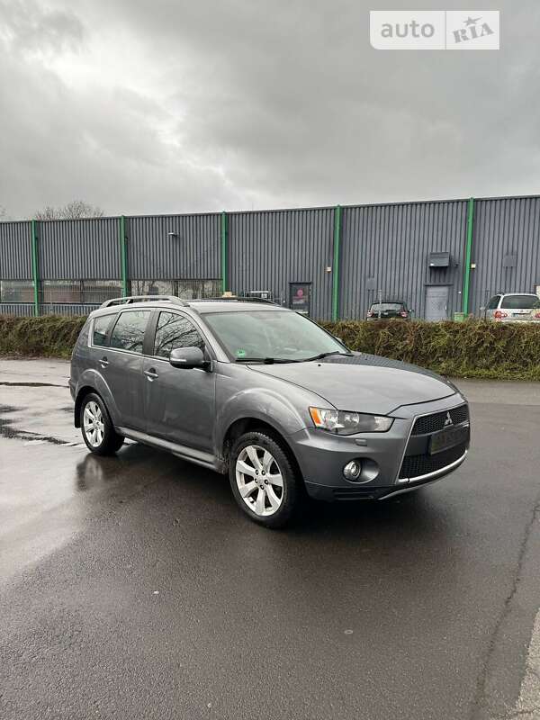 2012 mitsubishi outlander