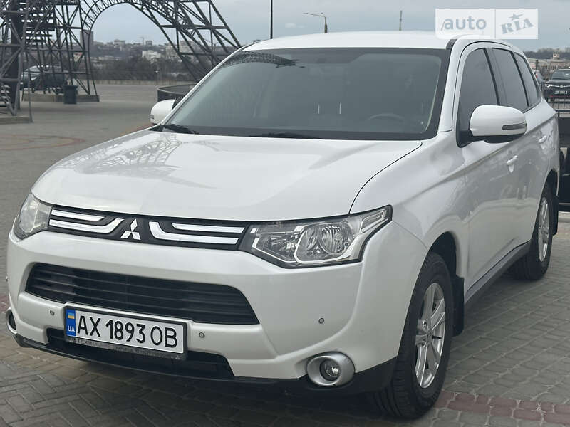 2014 mitsubishi outlander