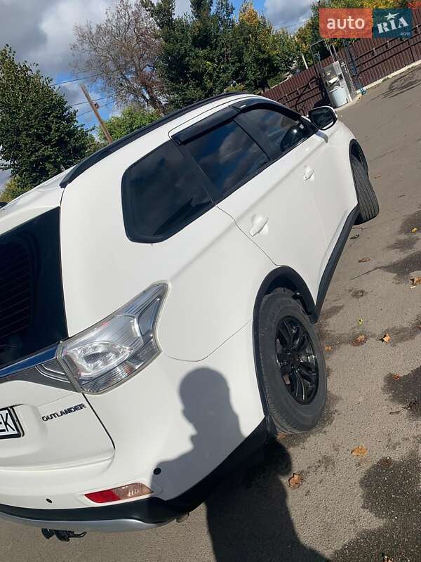 2014 mitsubishi outlander