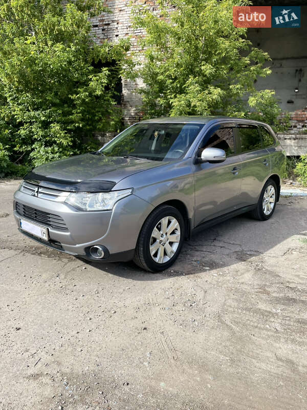 2014 mitsubishi outlander