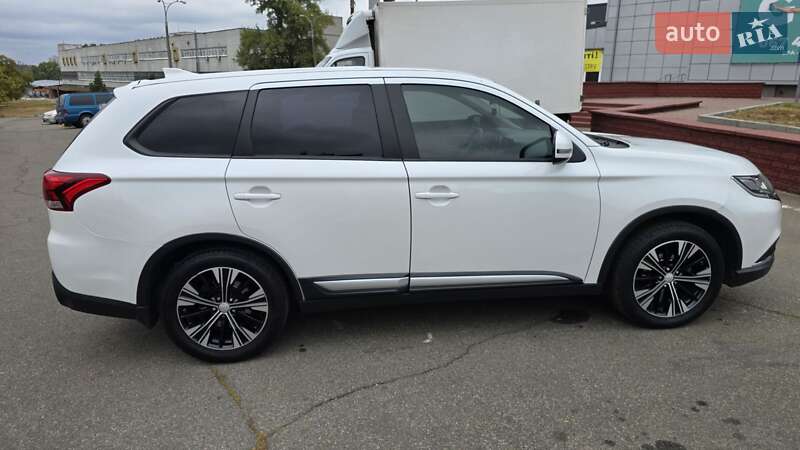 2018 mitsubishi outlander