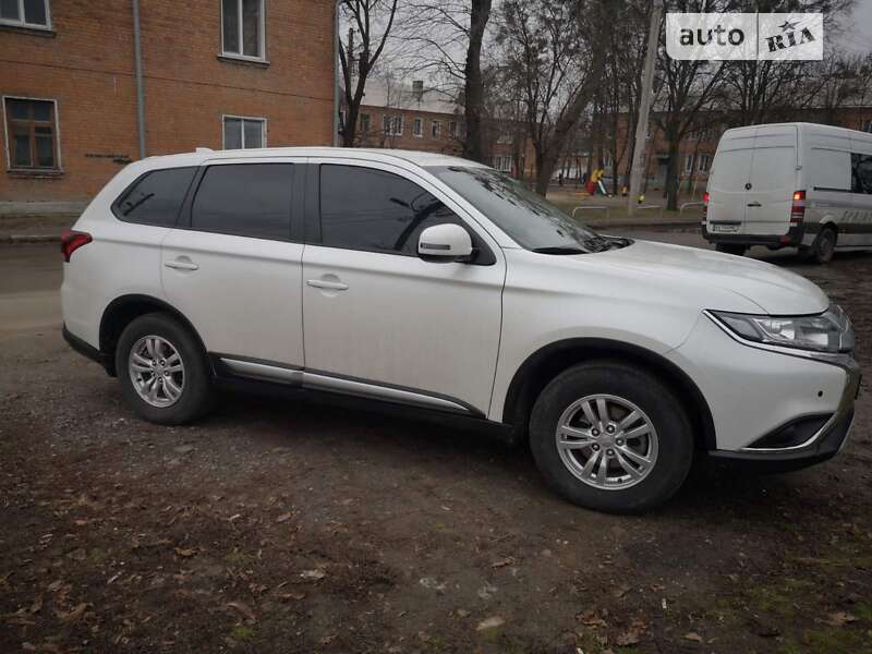 2019 mitsubishi outlander