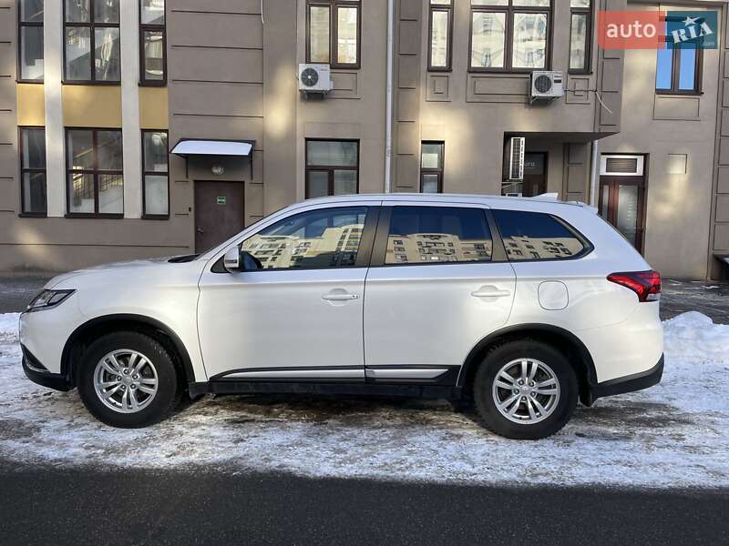 2020 mitsubishi outlander