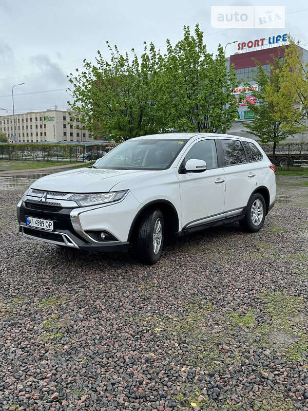 2020 mitsubishi outlander
