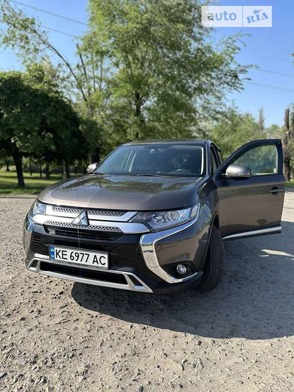 2020 mitsubishi outlander