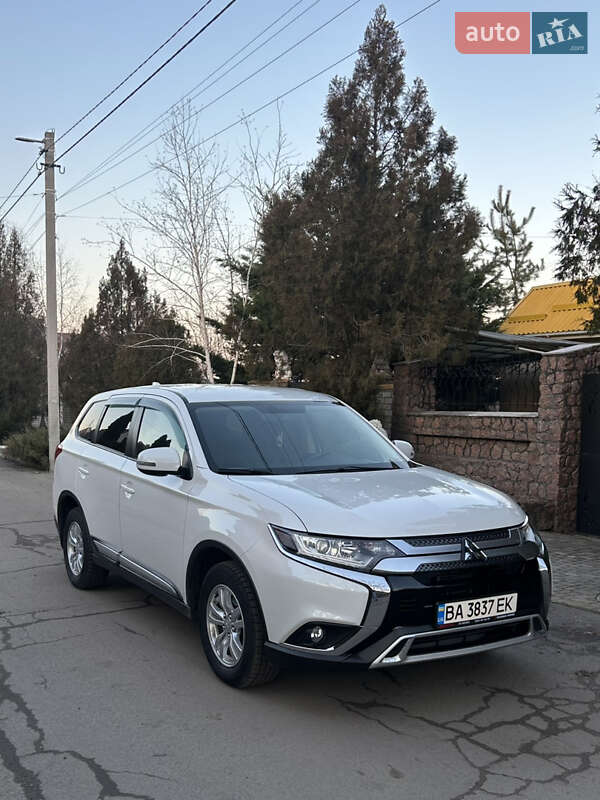 2020 mitsubishi outlander