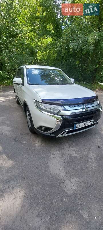 2020 mitsubishi outlander