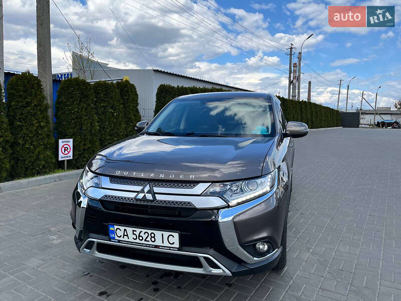 2020 mitsubishi outlander