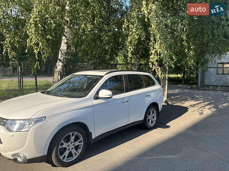 2012 mitsubishi outlander