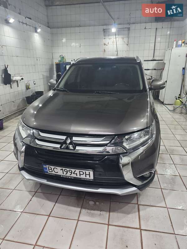 2016 mitsubishi outlander