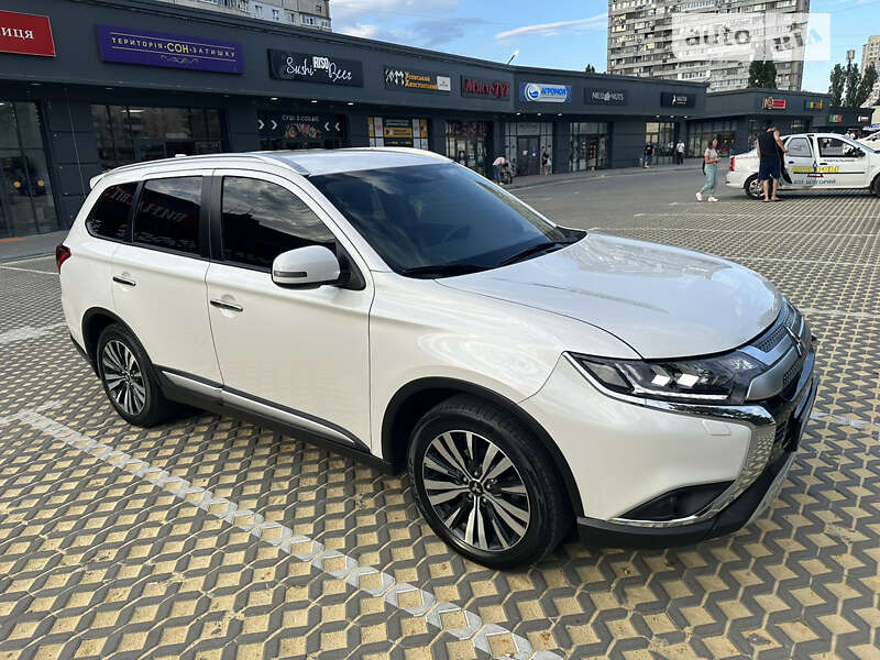 2019 mitsubishi outlander