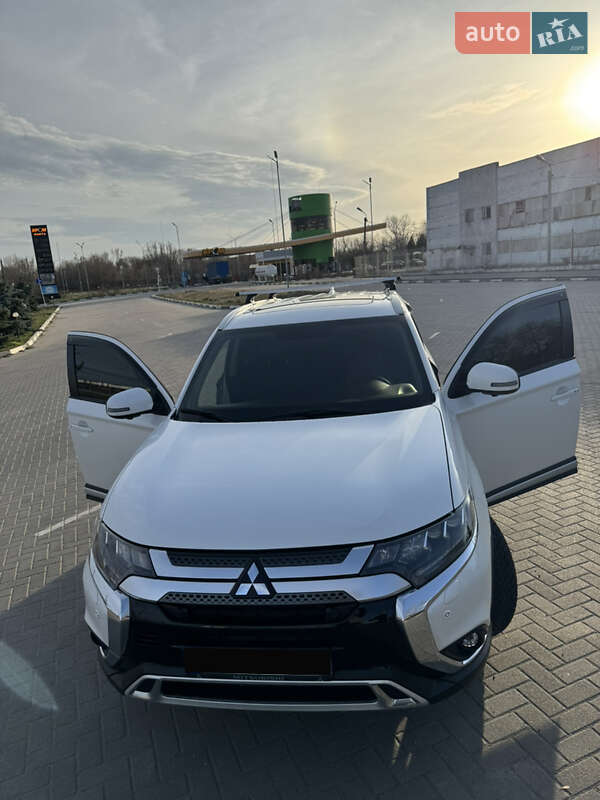 2020 mitsubishi outlander