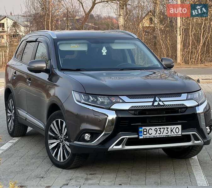 2020 mitsubishi outlander