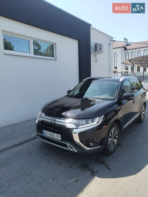 2020 mitsubishi outlander