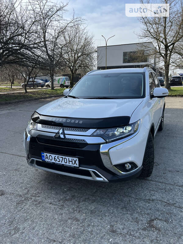 2020 mitsubishi outlander