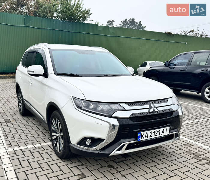 2020 mitsubishi outlander