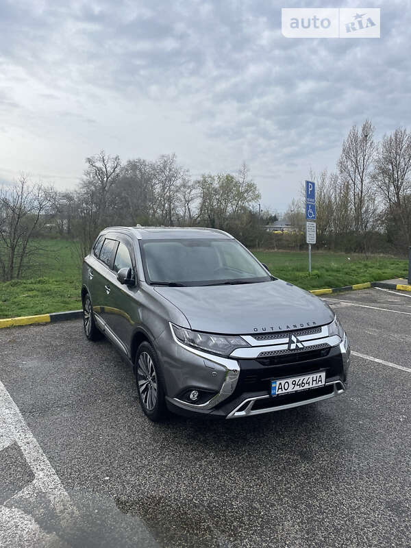 2020 mitsubishi outlander
