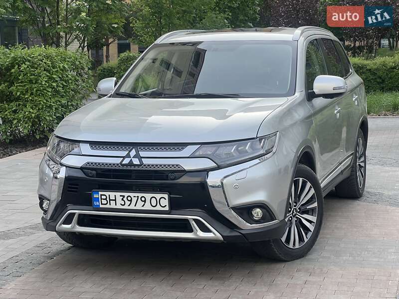 2020 mitsubishi outlander
