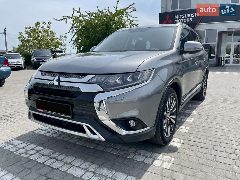 2020 mitsubishi outlander