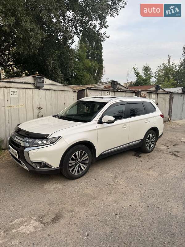 2020 mitsubishi outlander