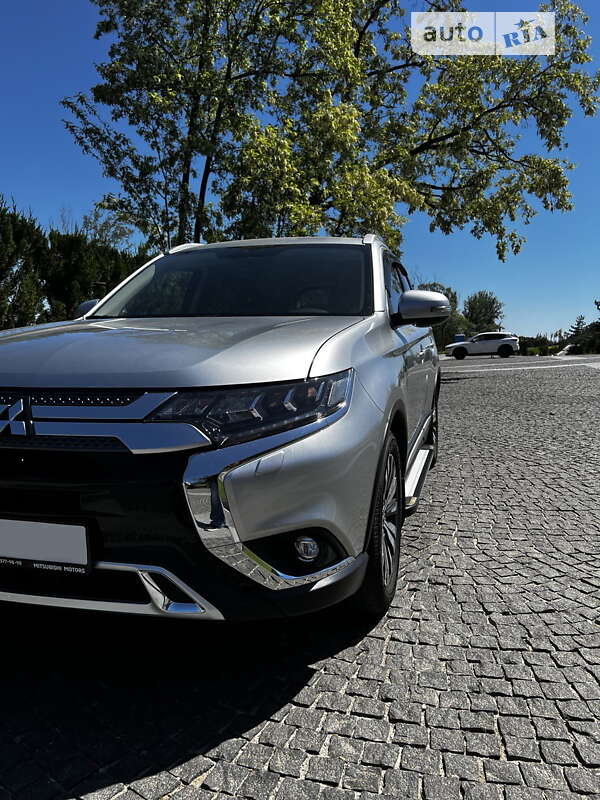 2021 mitsubishi outlander