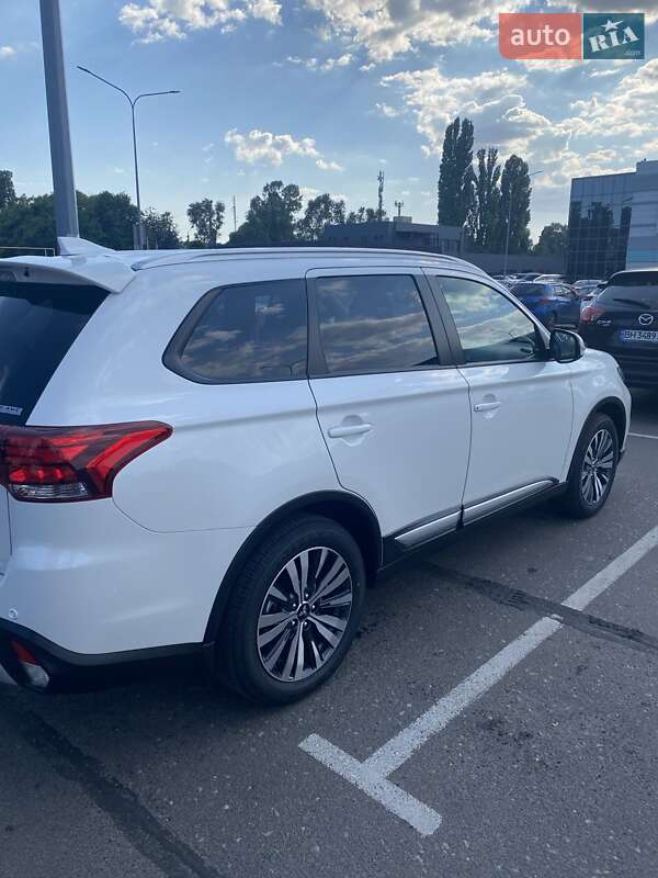2021 mitsubishi outlander