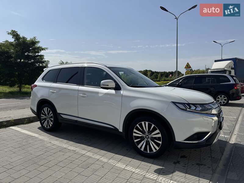 2021 mitsubishi outlander