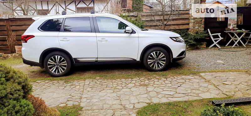 2021 mitsubishi outlander