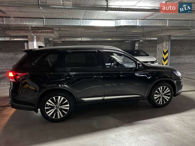 2021 mitsubishi outlander