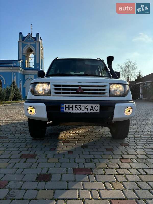 2000 mitsubishi pajero pinin
